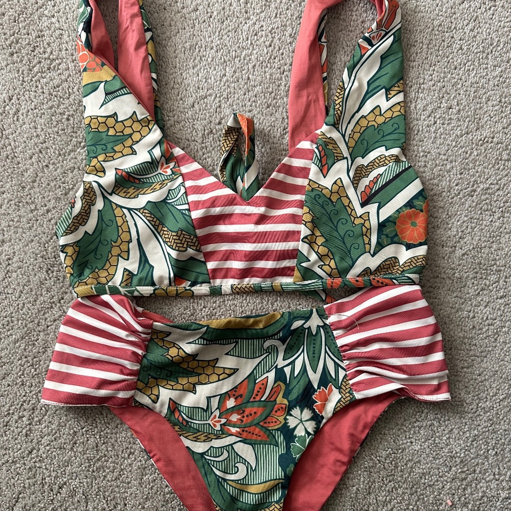 Seea swimwear Milo’s reversible bikini M NWOT